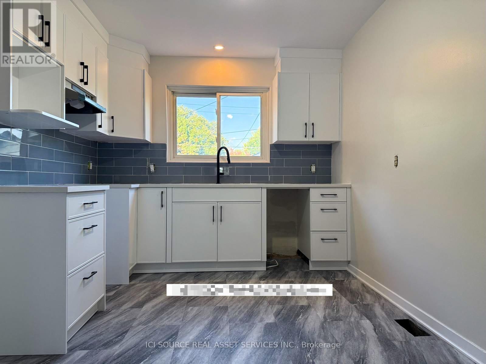 865 WOODROFFE AVENUE, Ottawa, Ontario