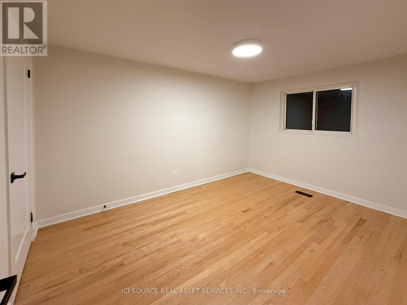 865 Woodroffe Avenue, Ottawa, Ontario  K2A 2G5 - Photo 10 - X12479883