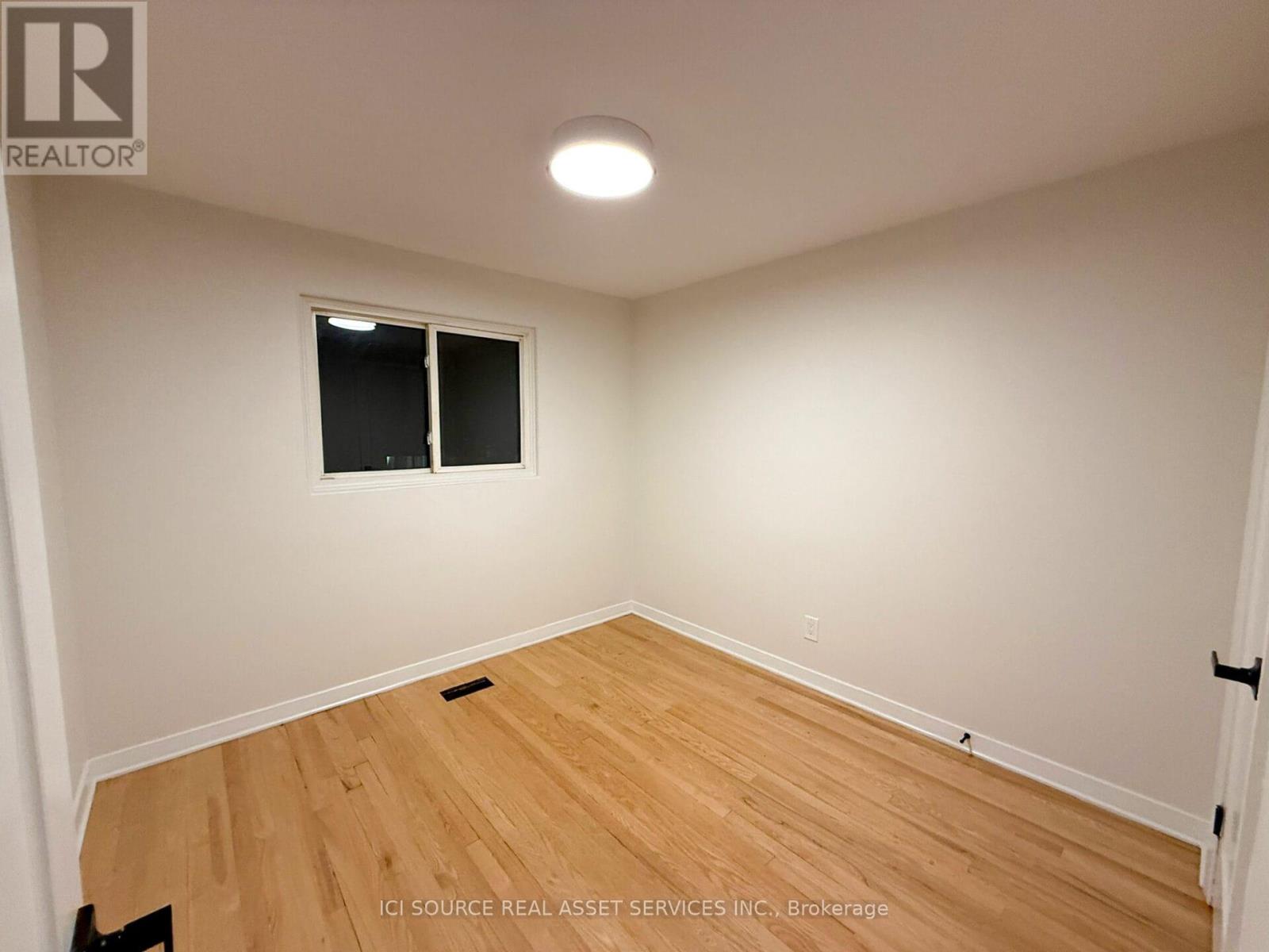 865 Woodroffe Avenue, Ottawa, Ontario  K2A 2G5 - Photo 11 - X12479883