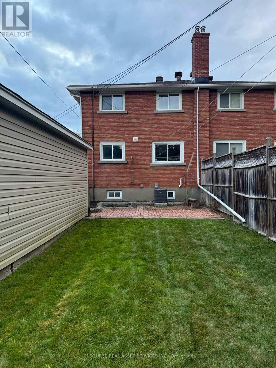 865 Woodroffe Avenue, Ottawa, Ontario  K2A 2G5 - Photo 12 - X12479883