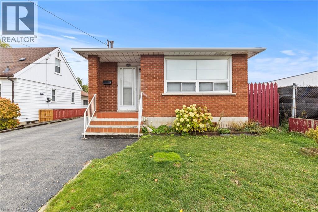 477 East 38th Street, Hamilton, Ontario  L8V 4G7 - Photo 1 - 40781458