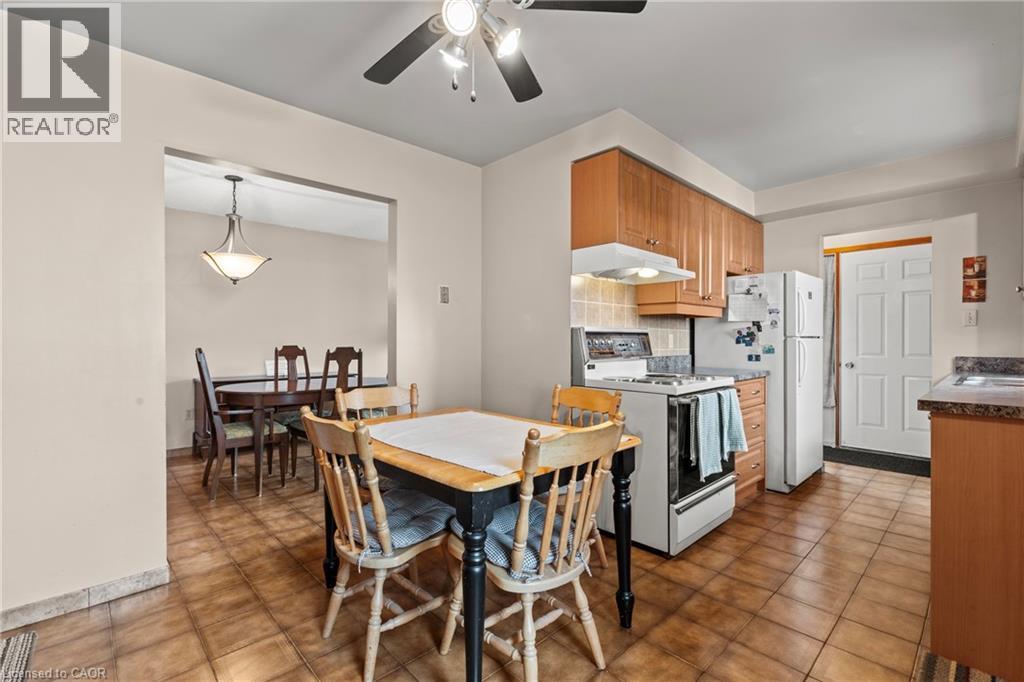 477 East 38th Street, Hamilton, Ontario  L8V 4G7 - Photo 13 - 40781458