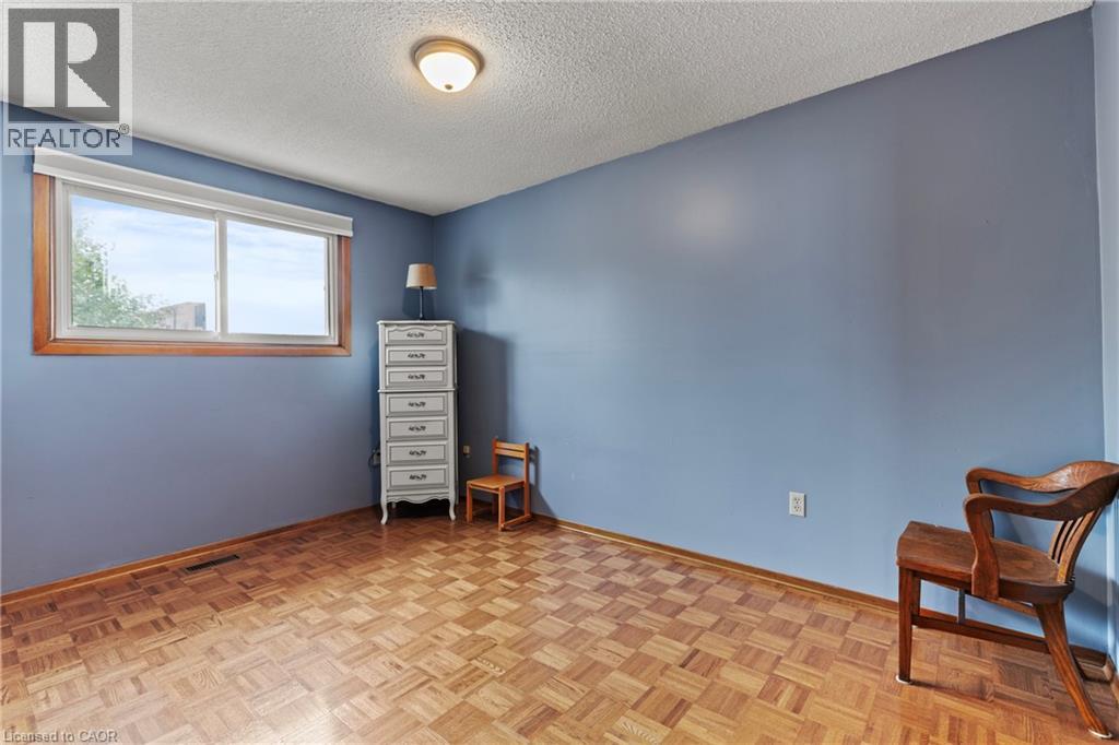 477 East 38th Street, Hamilton, Ontario  L8V 4G7 - Photo 15 - 40781458