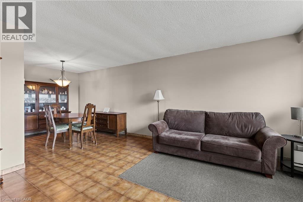 477 East 38th Street, Hamilton, Ontario  L8V 4G7 - Photo 6 - 40781458