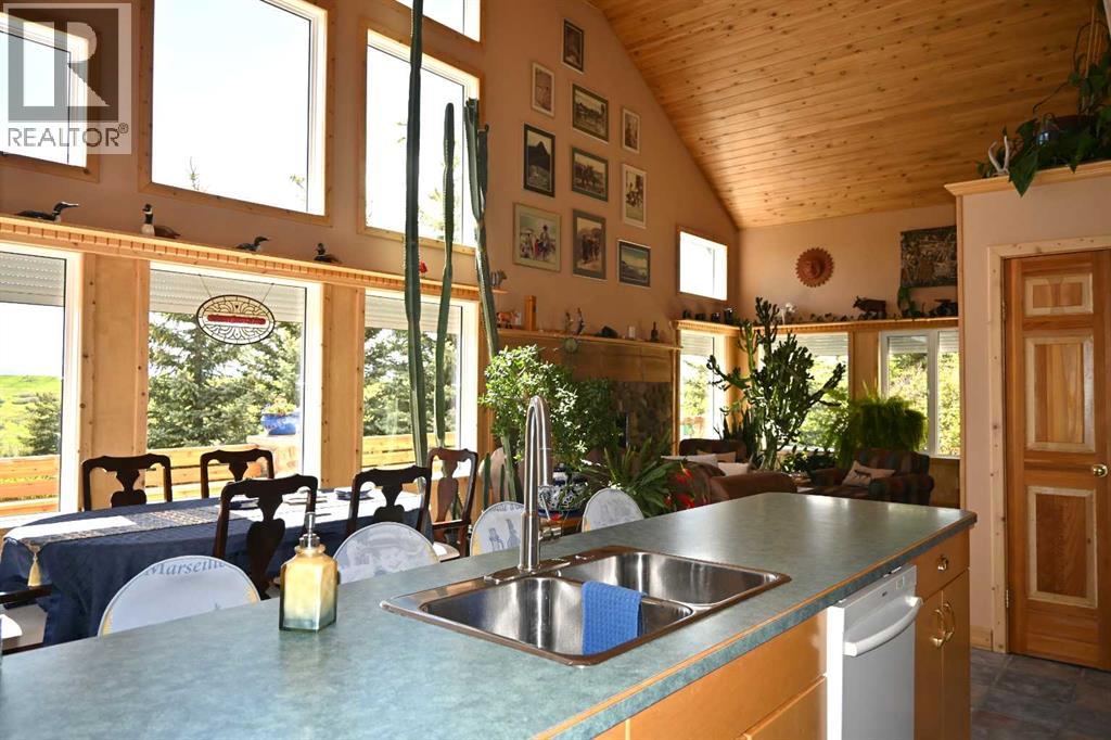 8416 Rge Rd 1-3, Rural Pincher Creek No. 9, Alberta  T0K 0P0 - Photo 13 - A2195197