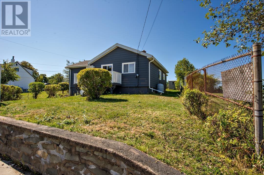 1395 Main Road, Eastern Passage, Nova Scotia  B3G 3E9 - Photo 2 - 202523110