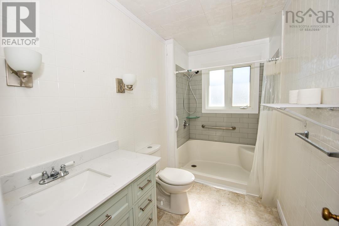 1395 Main Road, Eastern Passage, Nova Scotia  B3G 3E9 - Photo 34 - 202523110