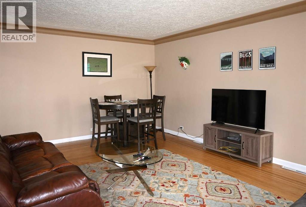 11946 20 Avenue, Blairmore, Alberta  T0K 0E0 - Photo 9 - A2249321