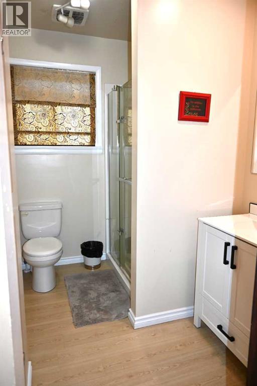 11946 20 Avenue, Blairmore, Alberta  T0K 0E0 - Photo 17 - A2249321