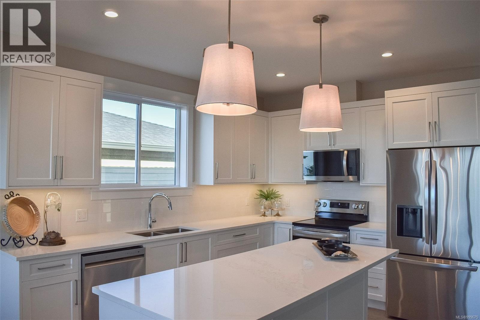 18 457 Arizona Dr, Campbell River, British Columbia  V9H 0E4 - Photo 2 - 999675