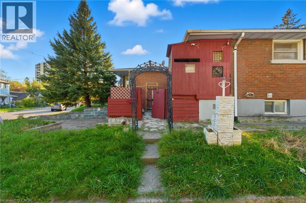 34 Gale Crescent, St. Catharines, Ontario  L2R 3K9 - Photo 9 - 40781488