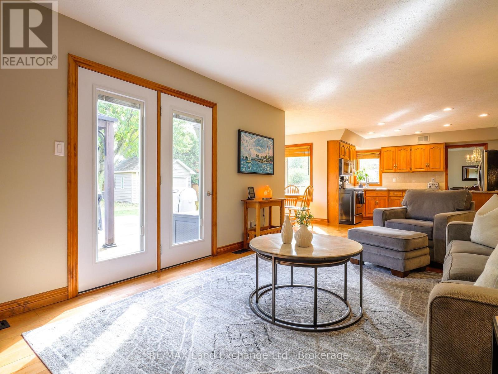 375 Stafford Street, Saugeen Shores, Ontario  N0H 2C1 - Photo 12 - X12479919