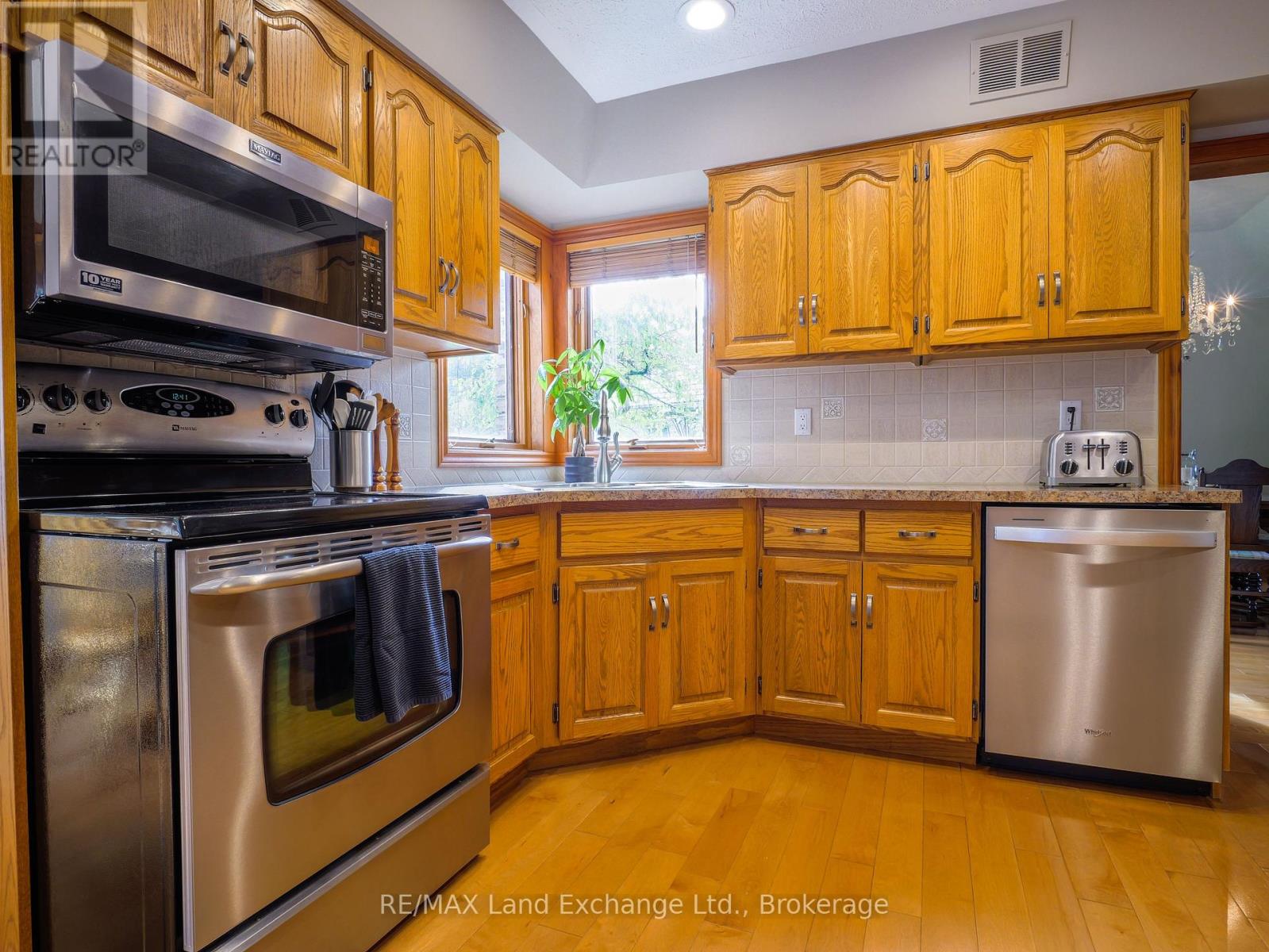 375 Stafford Street, Saugeen Shores, Ontario  N0H 2C1 - Photo 13 - X12479919