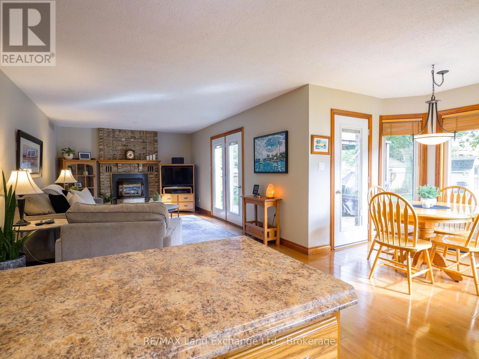 375 Stafford Street, Saugeen Shores, Ontario  N0H 2C1 - Photo 15 - X12479919