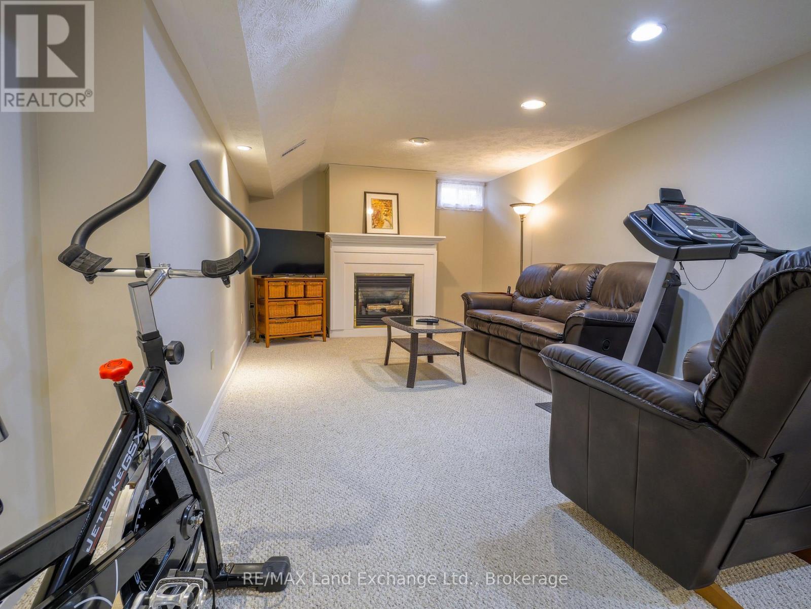 375 Stafford Street, Saugeen Shores, Ontario  N0H 2C1 - Photo 31 - X12479919