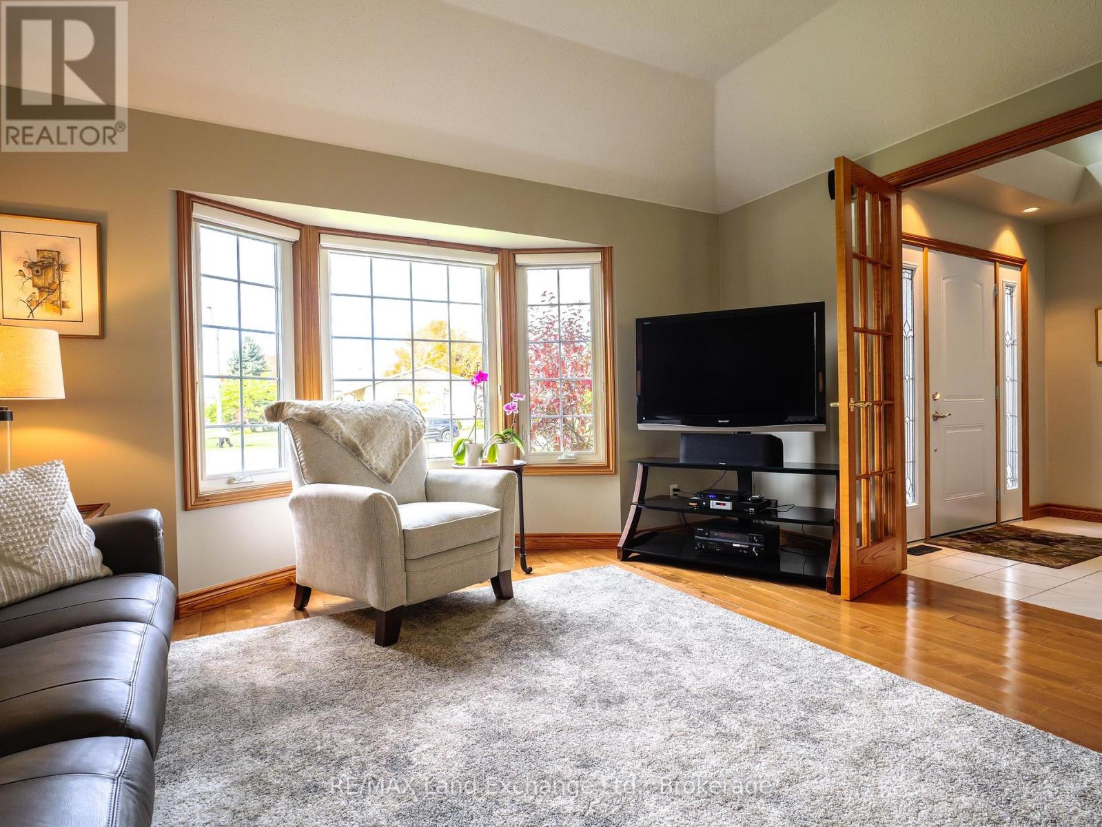 375 Stafford Street, Saugeen Shores, Ontario  N0H 2C1 - Photo 5 - X12479919