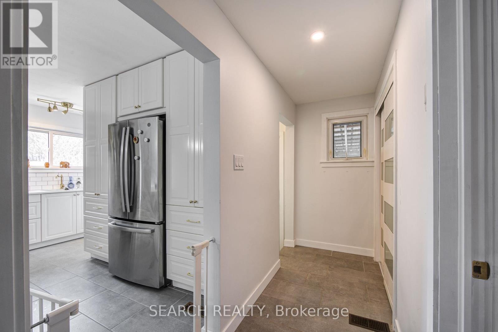 295 Victoria Street, Ingersoll, Ontario  N5C 2N3 - Photo 19 - X12417429