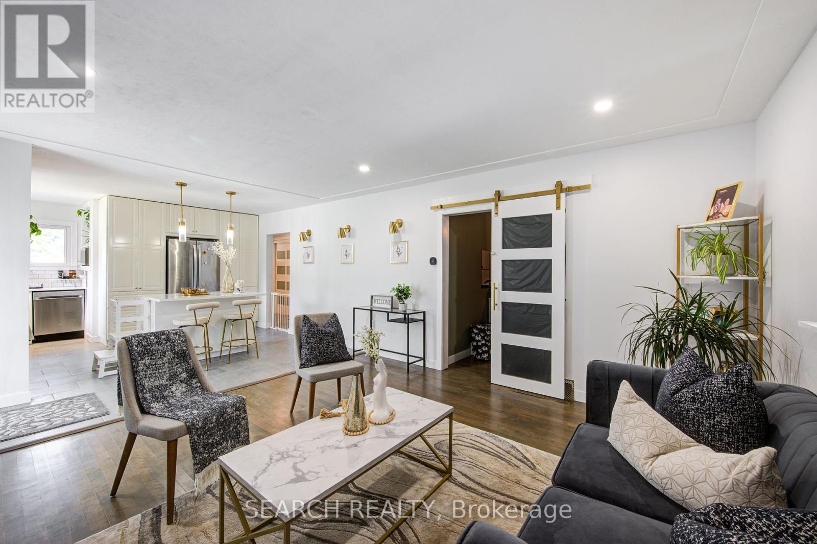 295 Victoria Street, Ingersoll, Ontario  N5C 2N3 - Photo 7 - X12417429