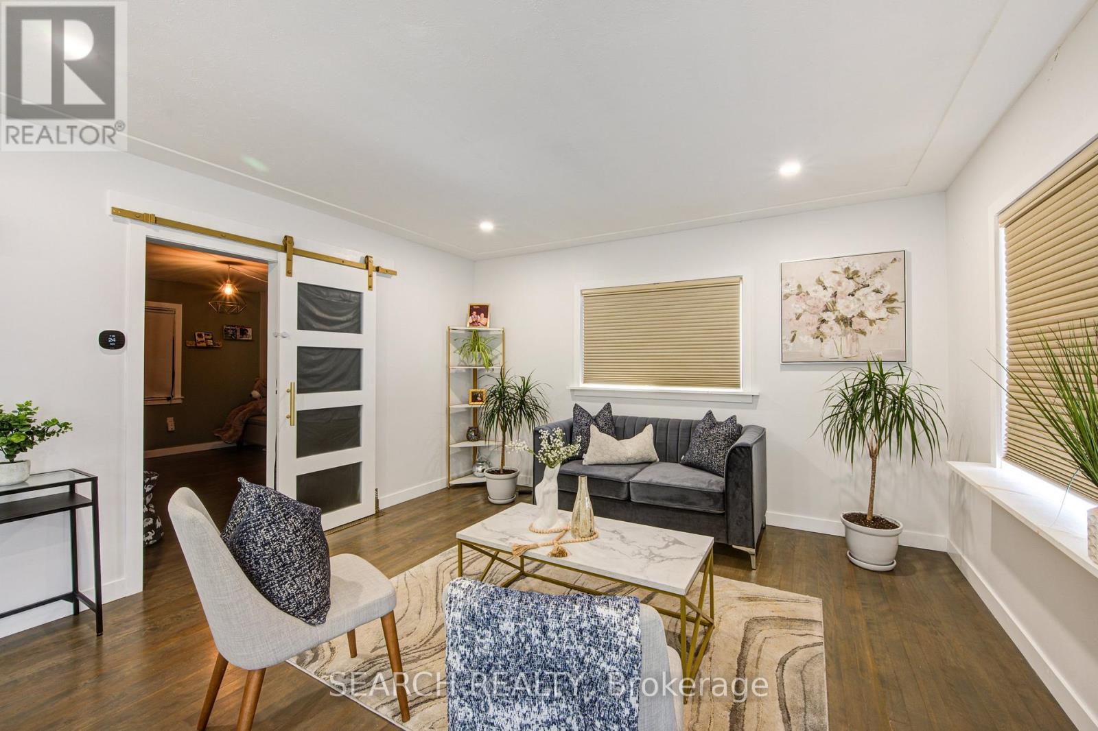 295 Victoria Street, Ingersoll, Ontario  N5C 2N3 - Photo 5 - X12417429