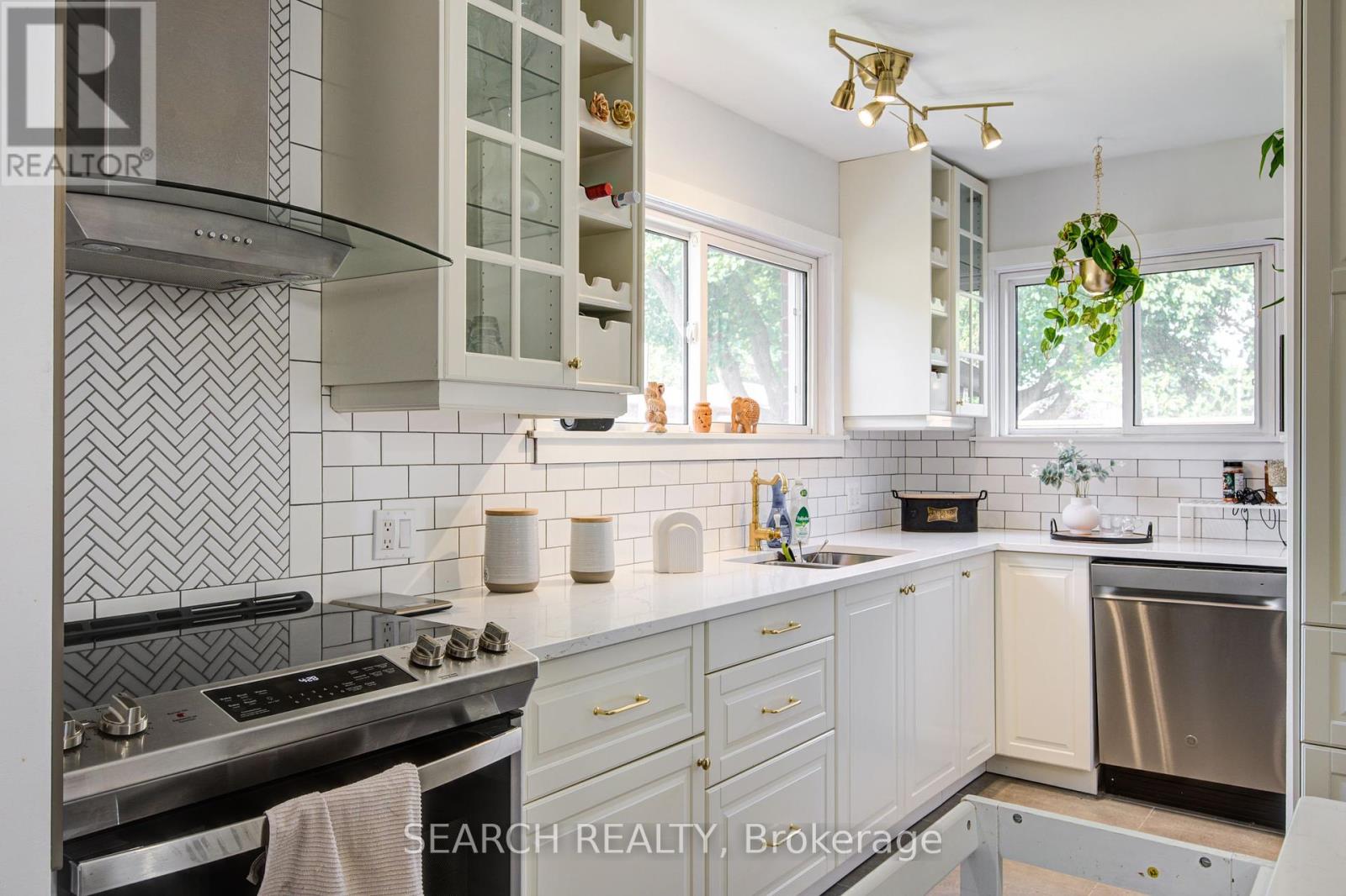 295 Victoria Street, Ingersoll, Ontario  N5C 2N3 - Photo 13 - X12417429