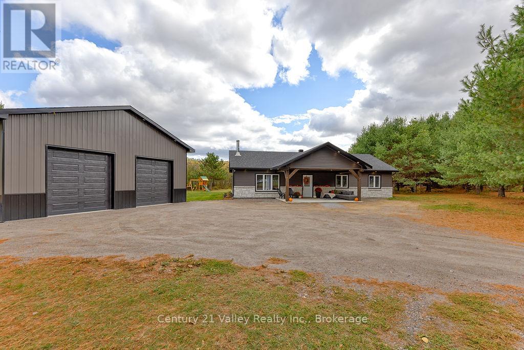 64 Eastern Avenue, Greater Madawaska, Ontario  K7V 1N3 - Photo 2 - X12479916