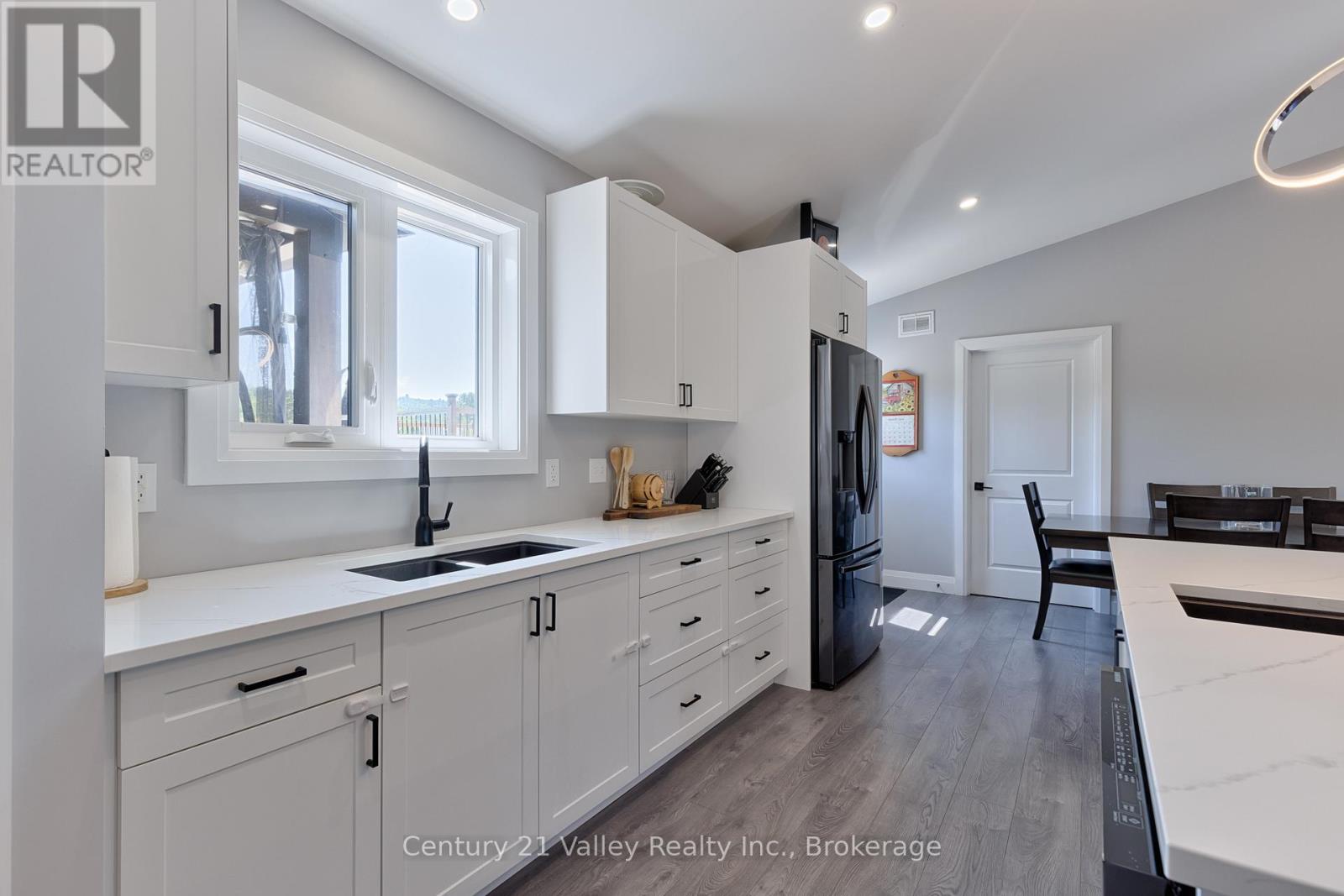 64 Eastern Avenue, Greater Madawaska, Ontario  K7V 1N3 - Photo 20 - X12479916