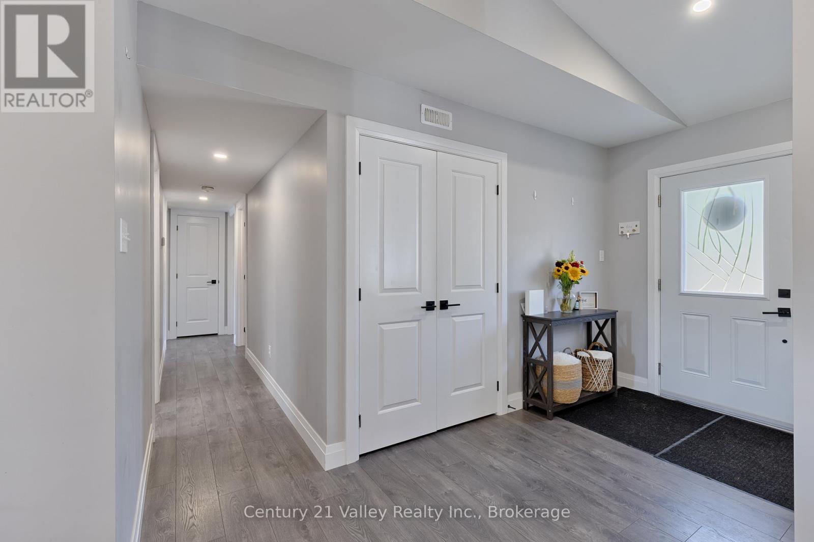 64 Eastern Avenue, Greater Madawaska, Ontario  K7V 1N3 - Photo 22 - X12479916