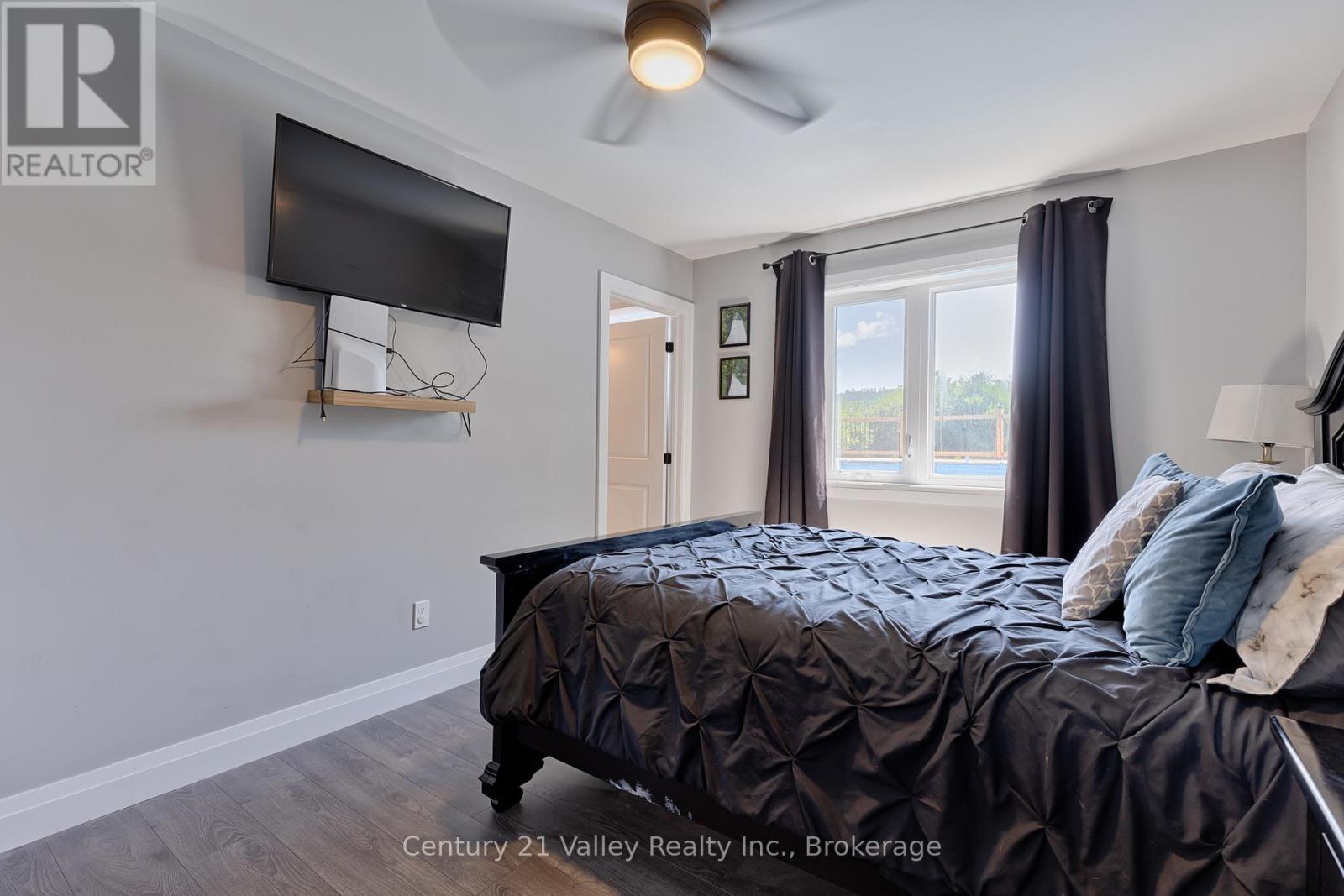 64 Eastern Avenue, Greater Madawaska, Ontario  K7V 1N3 - Photo 28 - X12479916