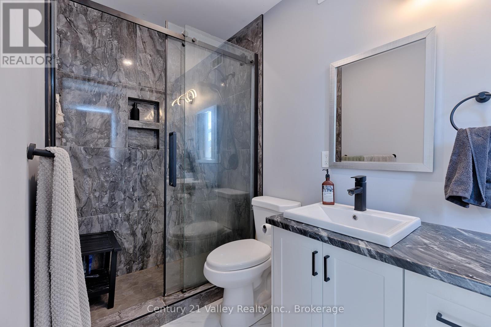 64 Eastern Avenue, Greater Madawaska, Ontario  K7V 1N3 - Photo 30 - X12479916