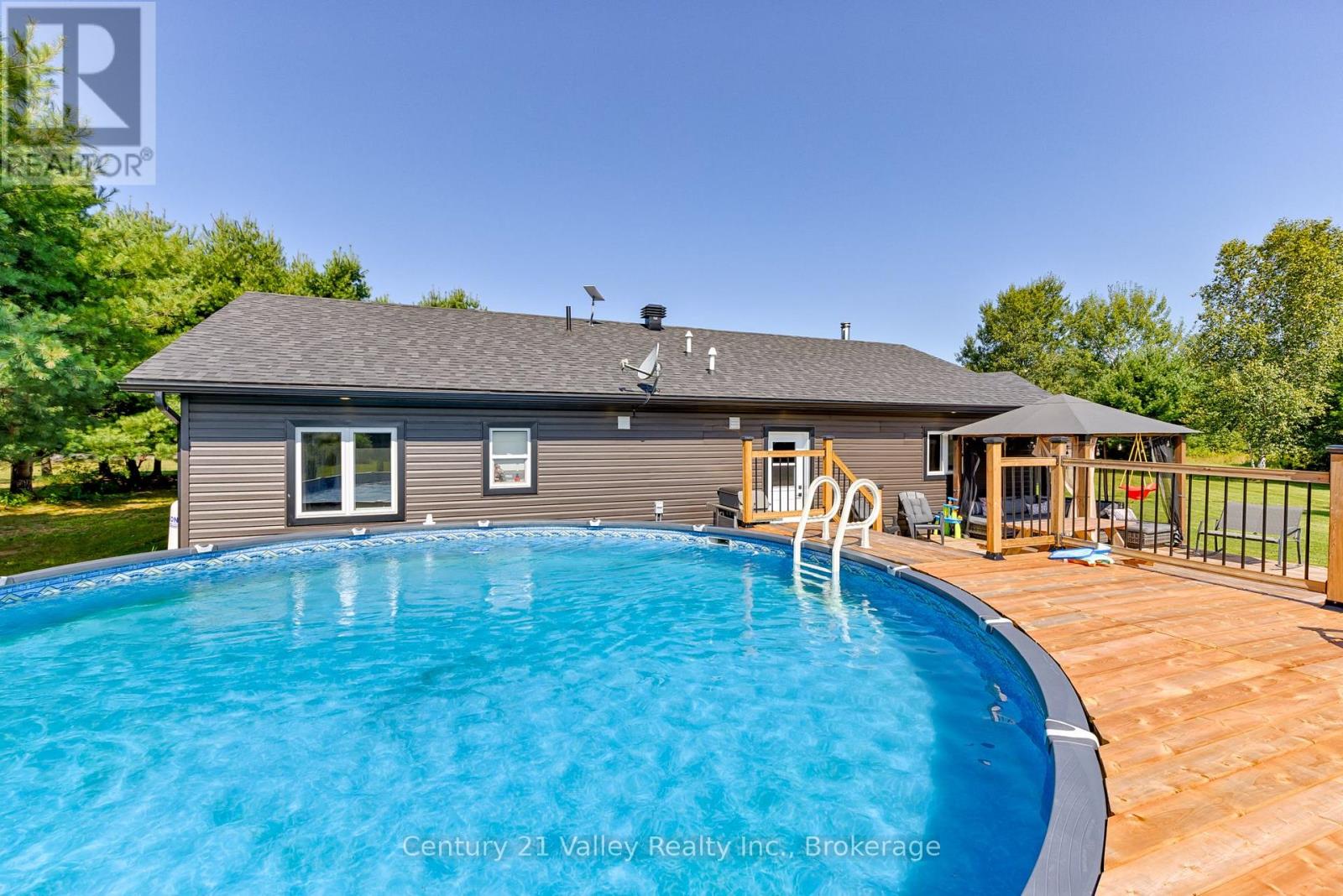 64 Eastern Avenue, Greater Madawaska, Ontario  K7V 1N3 - Photo 33 - X12479916