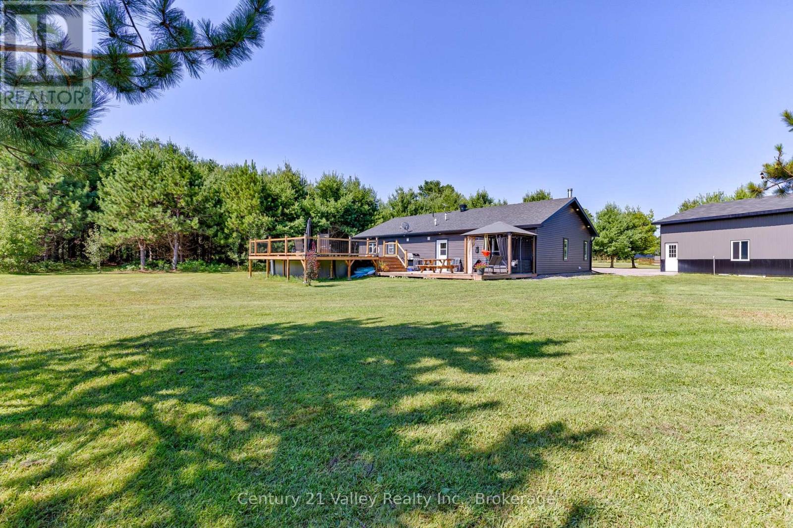 64 Eastern Avenue, Greater Madawaska, Ontario  K7V 1N3 - Photo 36 - X12479916