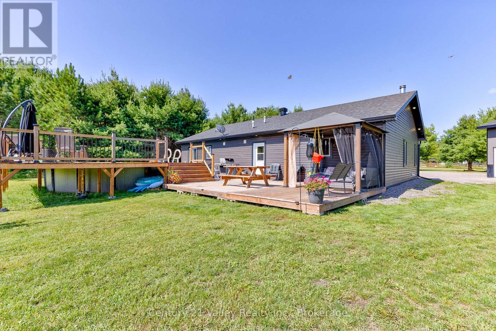 64 Eastern Avenue, Greater Madawaska, Ontario  K7V 1N3 - Photo 37 - X12479916