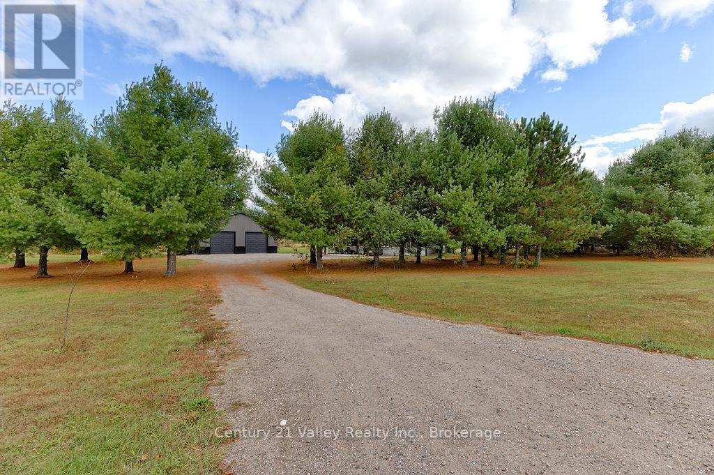 64 Eastern Avenue, Greater Madawaska, Ontario  K7V 1N3 - Photo 40 - X12479916