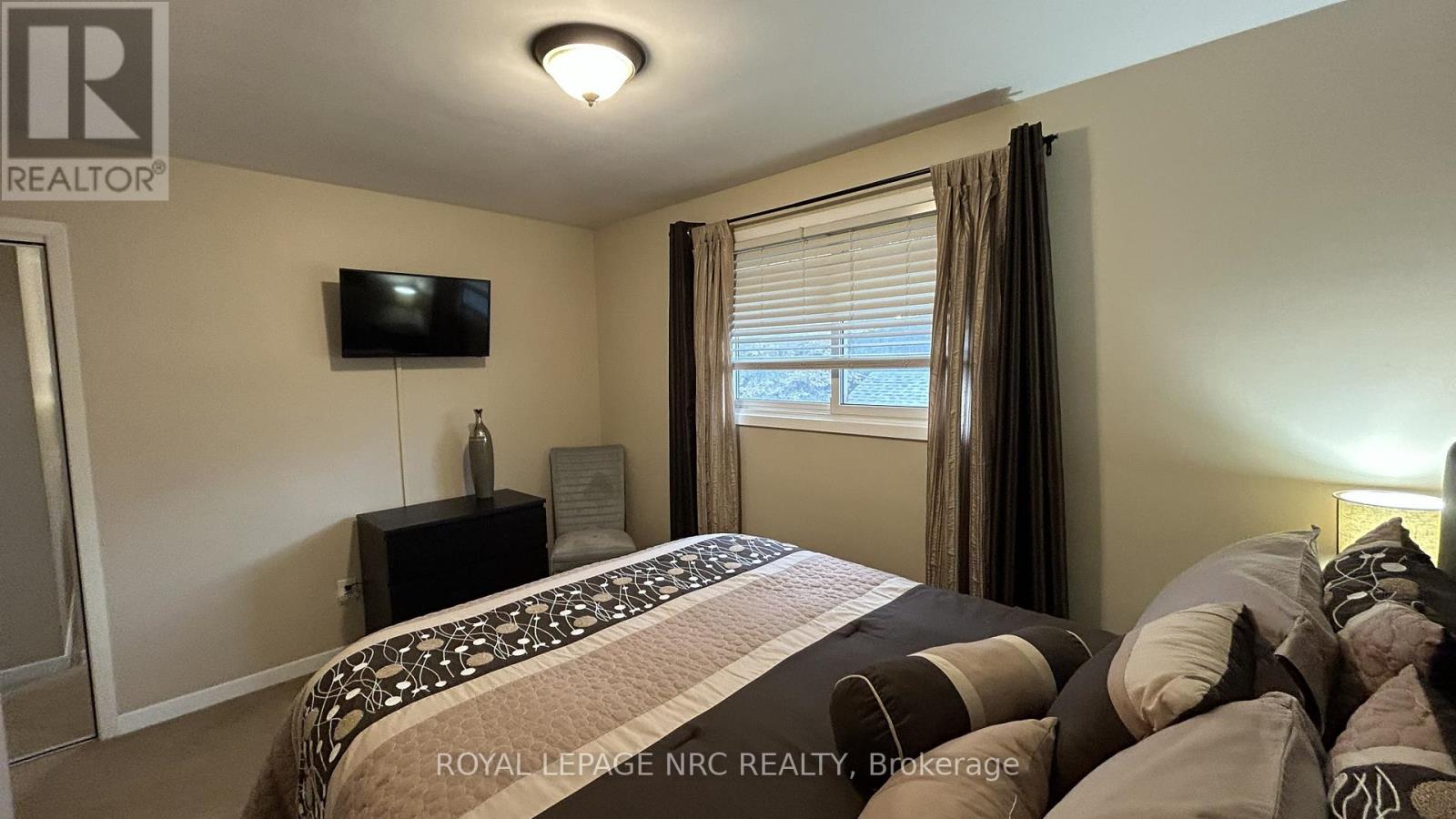 6197 Kirkland Drive, Niagara Falls (West Wood), Ontario  L2H 2A7 - Photo 17 - X12479898