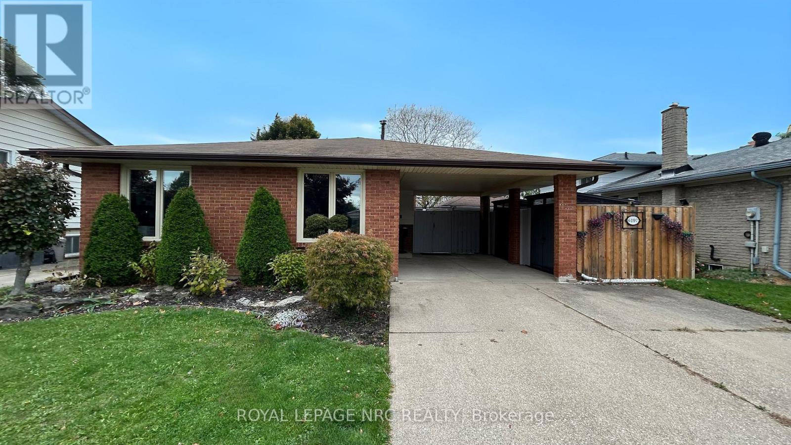 6197 Kirkland Drive, Niagara Falls (West Wood), Ontario  L2H 2A7 - Photo 2 - X12479898