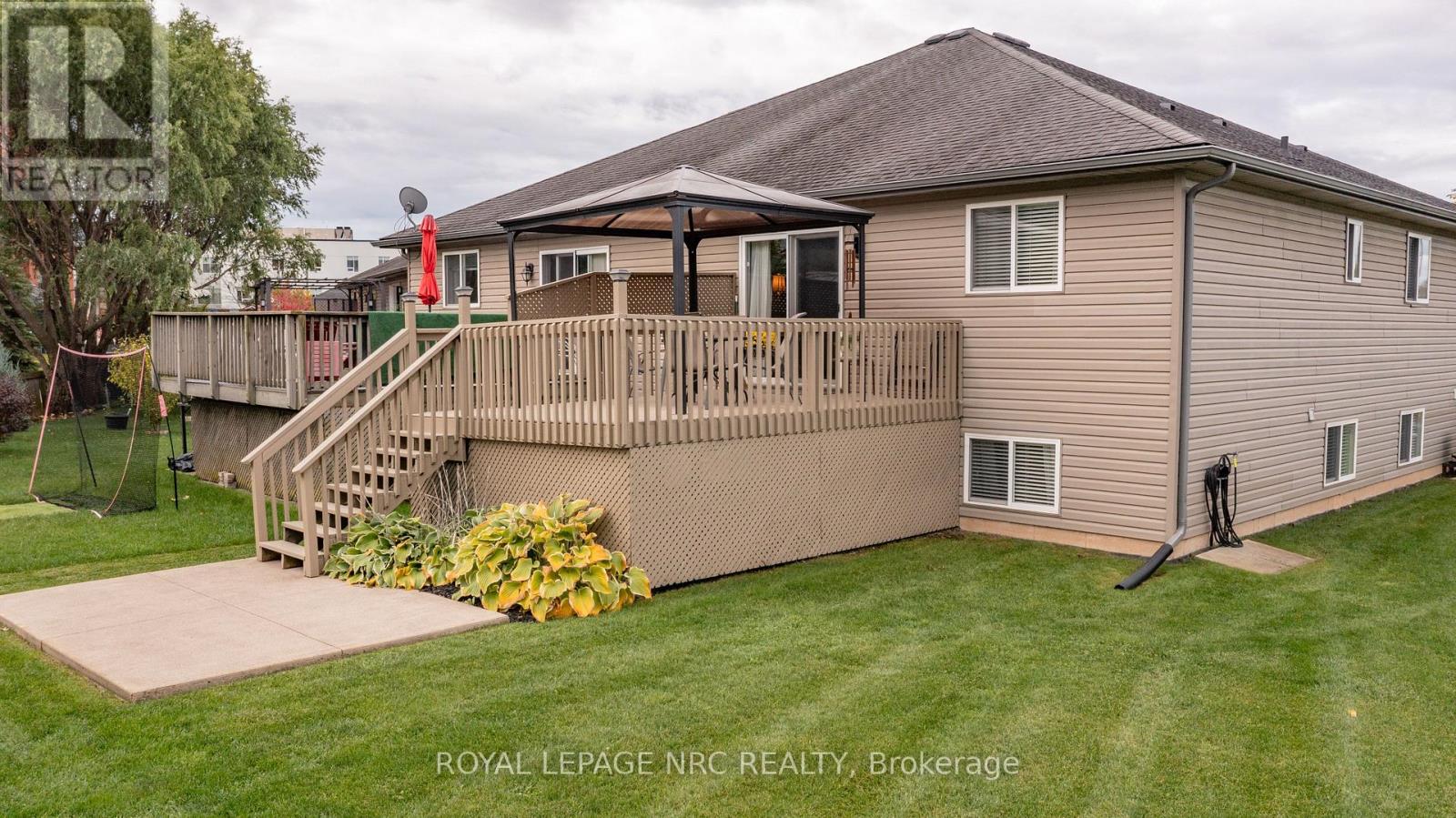 56 Nathalie Court, Welland, Ontario  L3B 6H7 - Photo 3 - X12479941