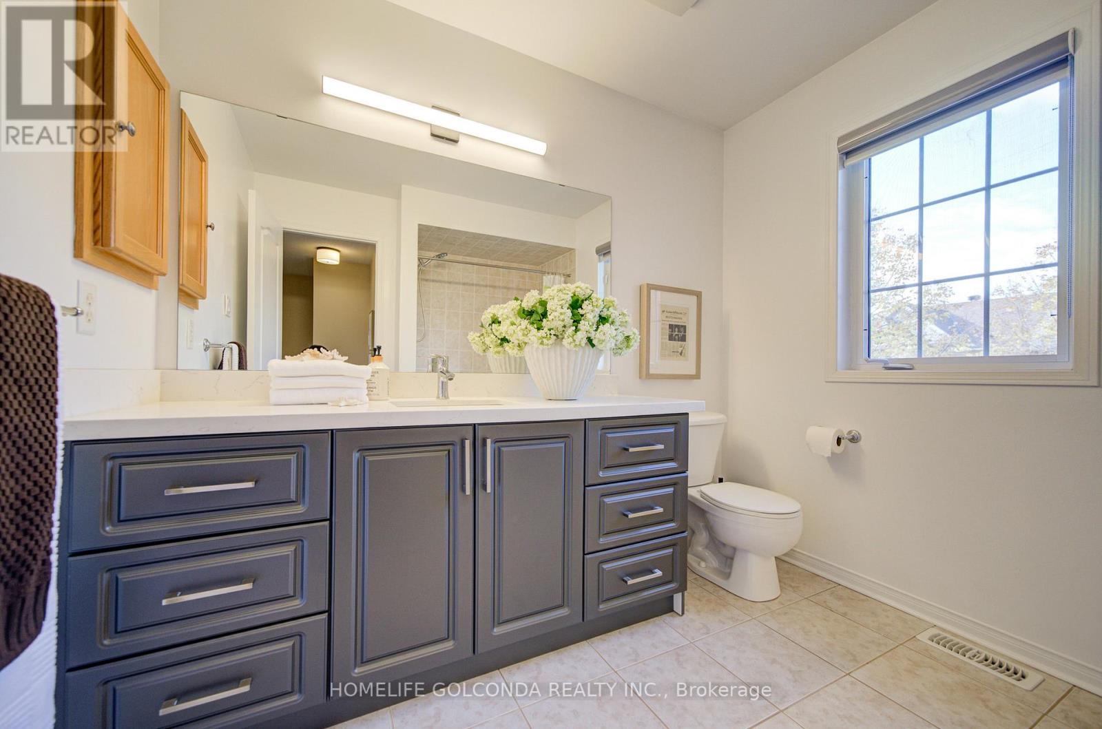 27 Lindcrest Manor, Markham, Ontario  L6B 0A7 - Photo 26 - N12479897