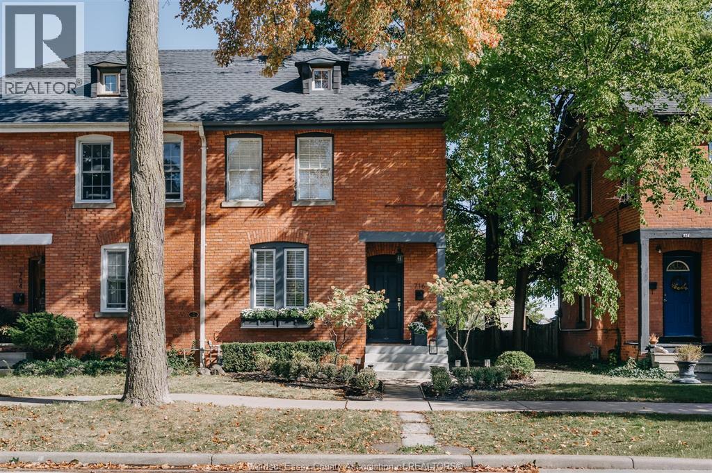 716 Monmouth ROAD, windsor, Ontario