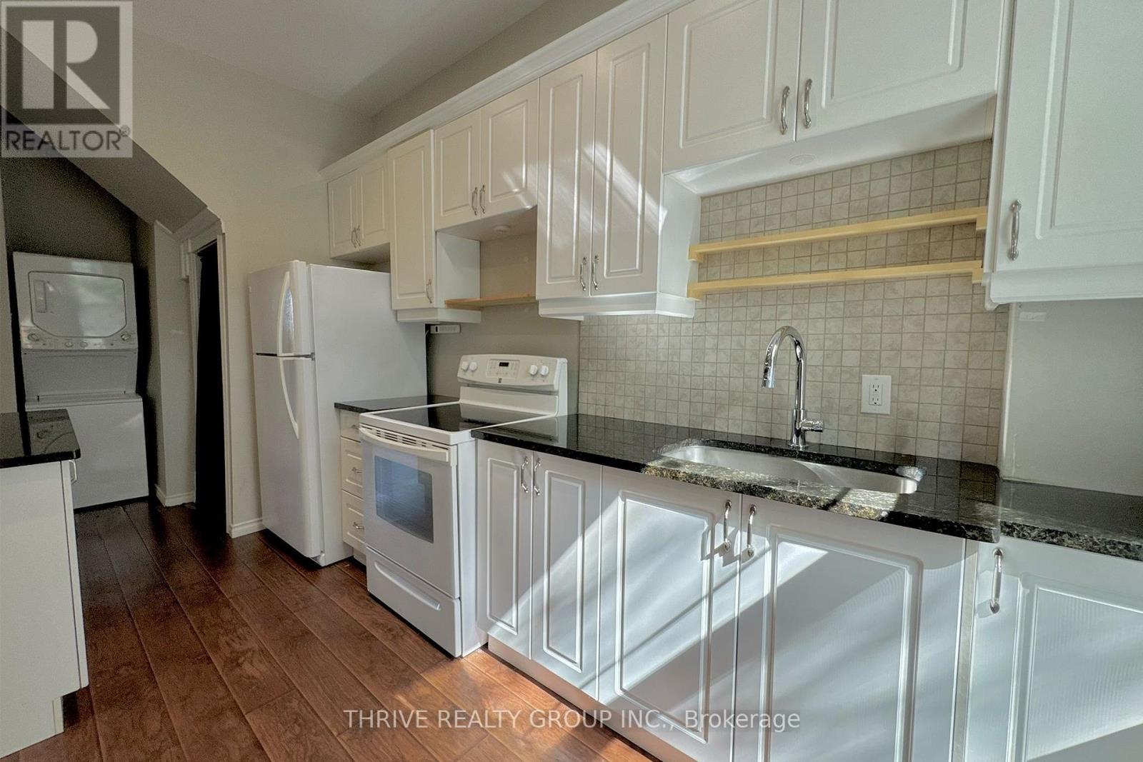 Main - 119 Mcclary Avenue, London South, Ontario  N5Z 2A6 - Photo 3 - X12419323