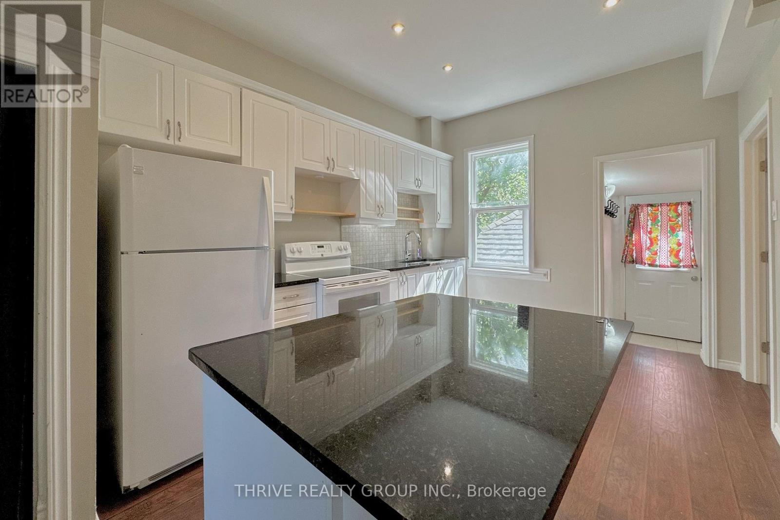 Main - 119 Mcclary Avenue, London South, Ontario  N5Z 2A6 - Photo 4 - X12419323