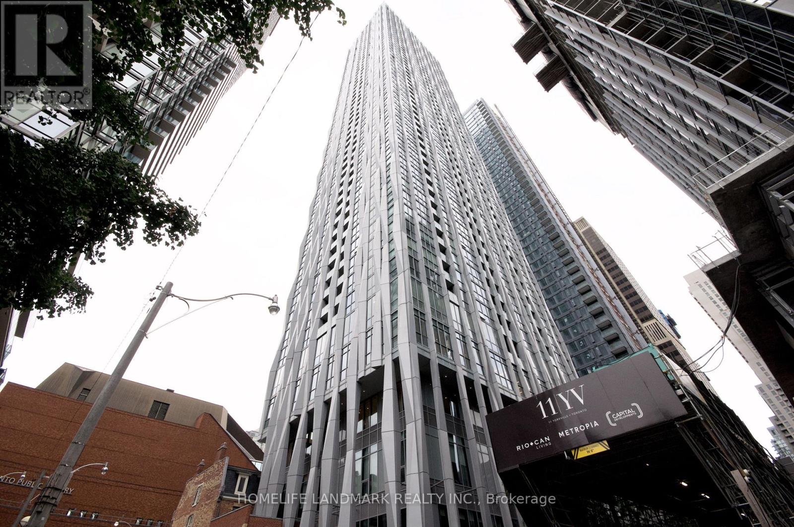 1902 - 1 Yorkville Avenue, Toronto, Ontario  M4W 1L1 - Photo 2 - C12479936