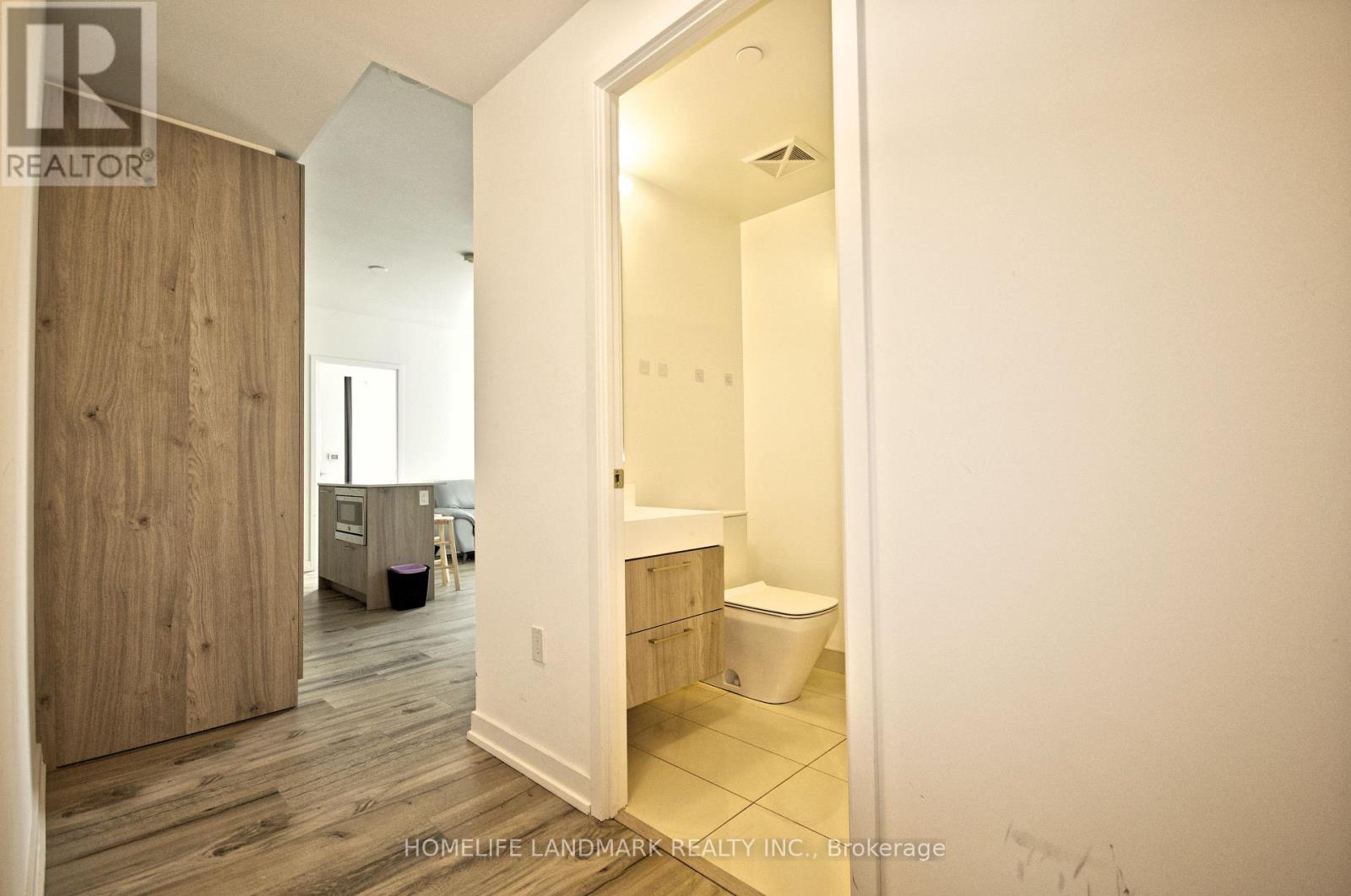 1902 - 1 Yorkville Avenue, Toronto, Ontario  M4W 1L1 - Photo 4 - C12479936