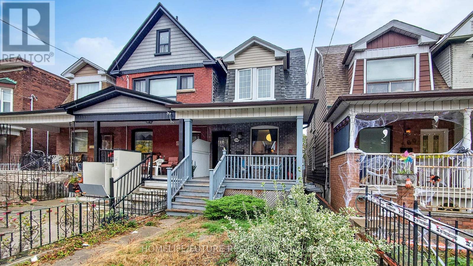 358 BROCK AVENUE, Toronto, Ontario