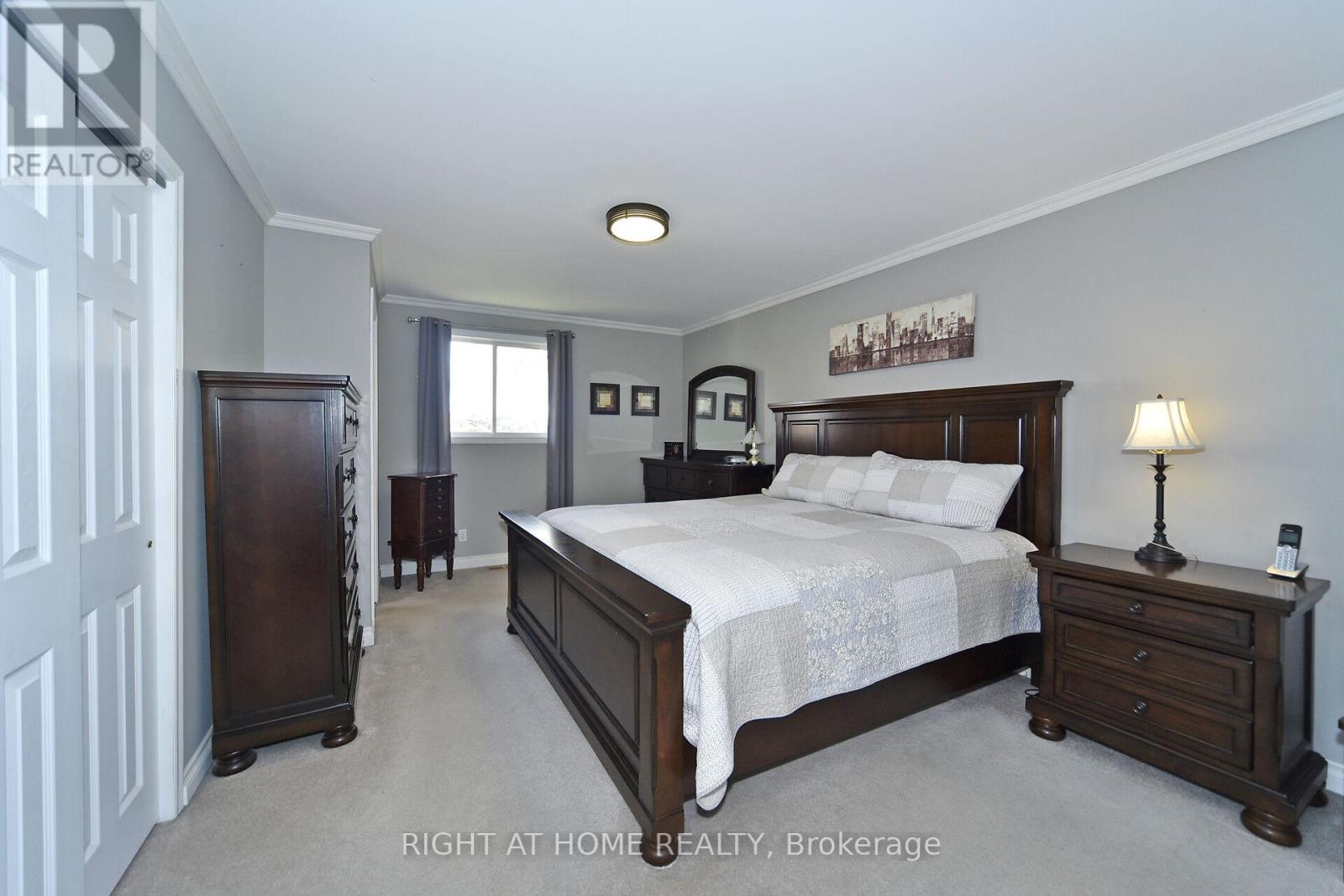 377 Parkwood Avenue, Bradford West Gwillimbury (Bradford), Ontario  L3Z 2W9 - Photo 11 - N12475643