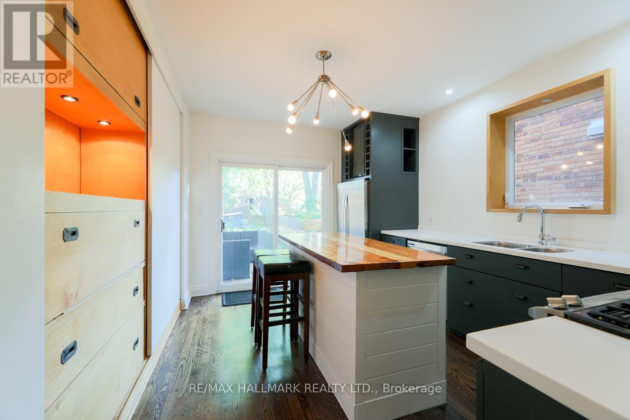 239 Bain Avenue, Toronto, Ontario  M4K 1G2 - Photo 12 - E12479940