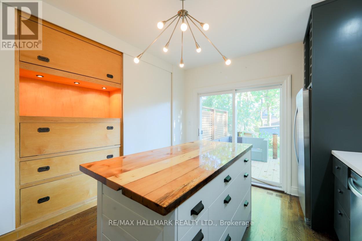 239 Bain Avenue, Toronto, Ontario  M4K 1G2 - Photo 13 - E12479940