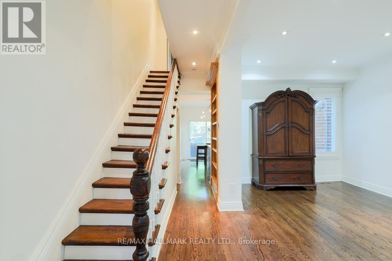 239 Bain Avenue, Toronto, Ontario  M4K 1G2 - Photo 14 - E12479940
