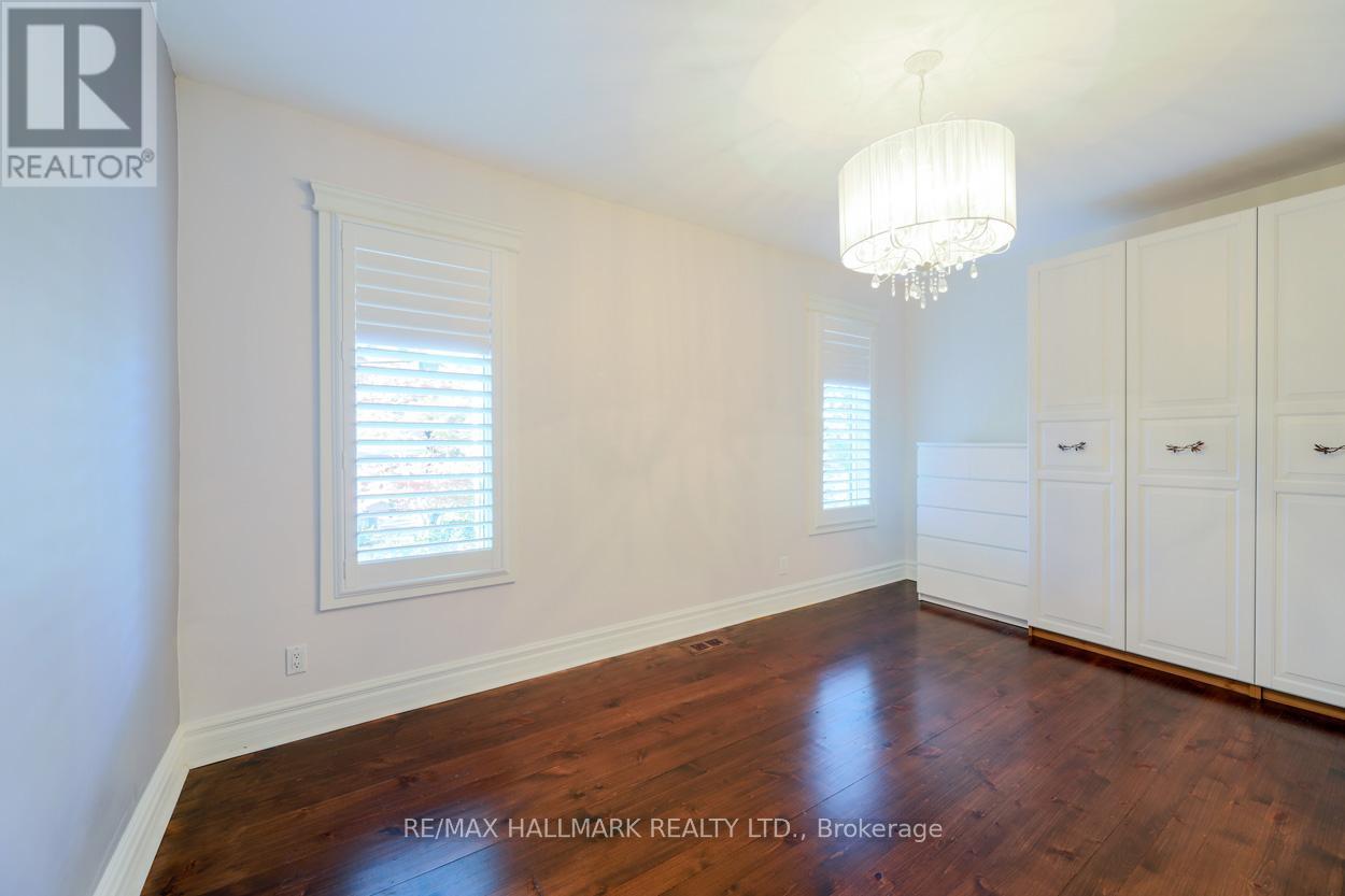 239 Bain Avenue, Toronto, Ontario  M4K 1G2 - Photo 15 - E12479940