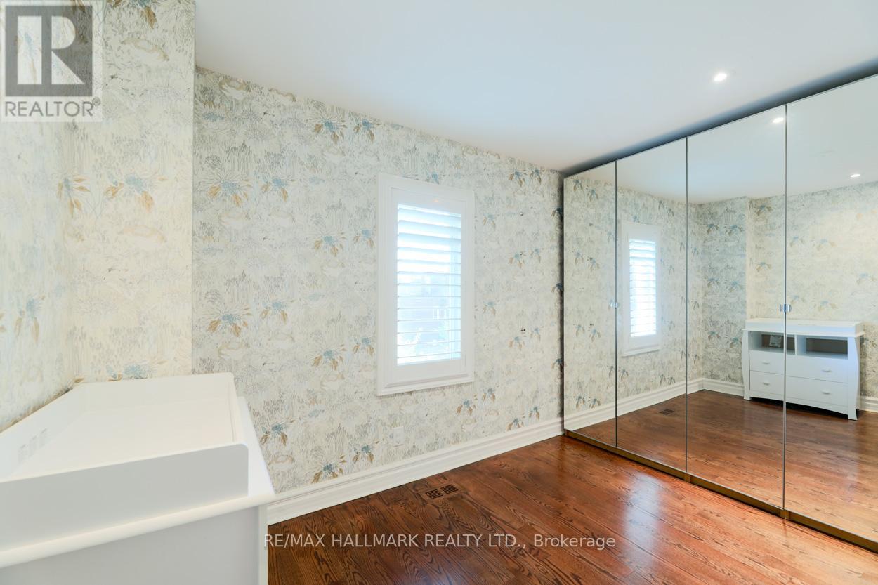 239 Bain Avenue, Toronto, Ontario  M4K 1G2 - Photo 18 - E12479940