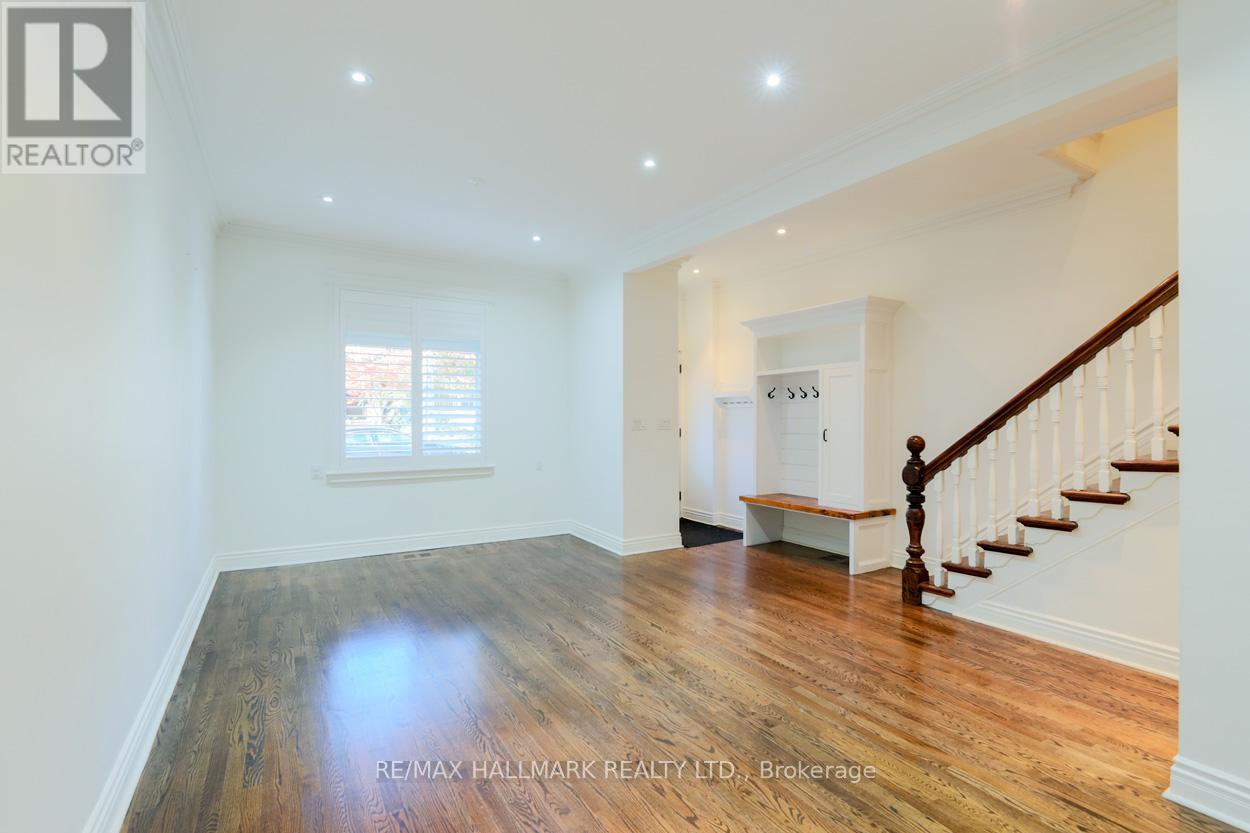 239 Bain Avenue, Toronto, Ontario  M4K 1G2 - Photo 6 - E12479940